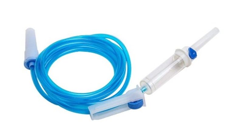 Equipo-macro-flex-Injex-para-nutricao-enteral-escalonado-com-entrada-de-ar